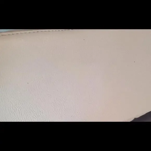 Betsey Johnson large shoulder bag cream w/silver hardware pink/multi interior - Picture 8 of 8